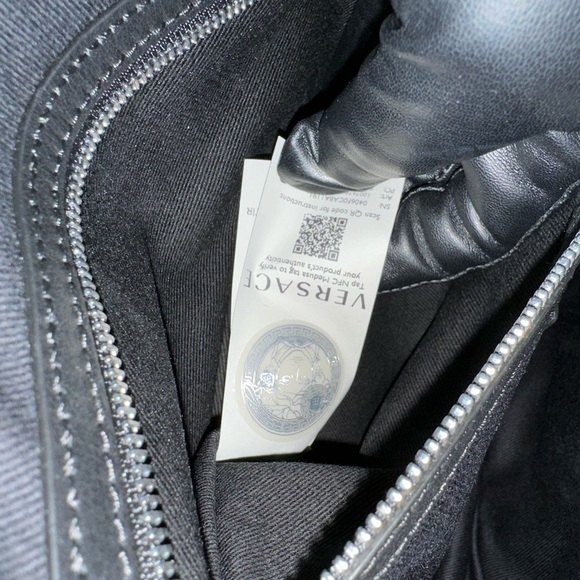 NWT Versace Logo Authentic Repeat Maxi Leather Shoulder Bag Black - Picture 11 of 14